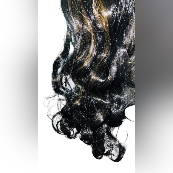 26 Inch Curly Two Toned Wig Synthetic NIP - Picture 2 of 6